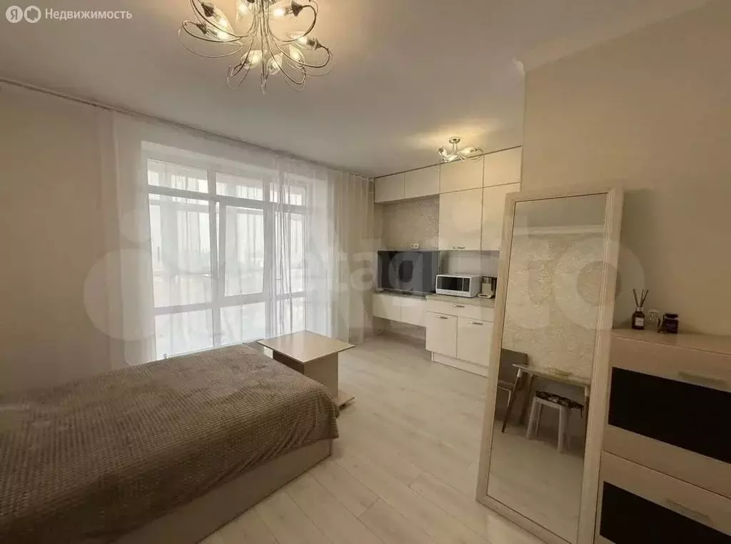Квартира-студия: Тюмень, улица Тимофея Чаркова, 81к2 (28.7 м) - Фото 2