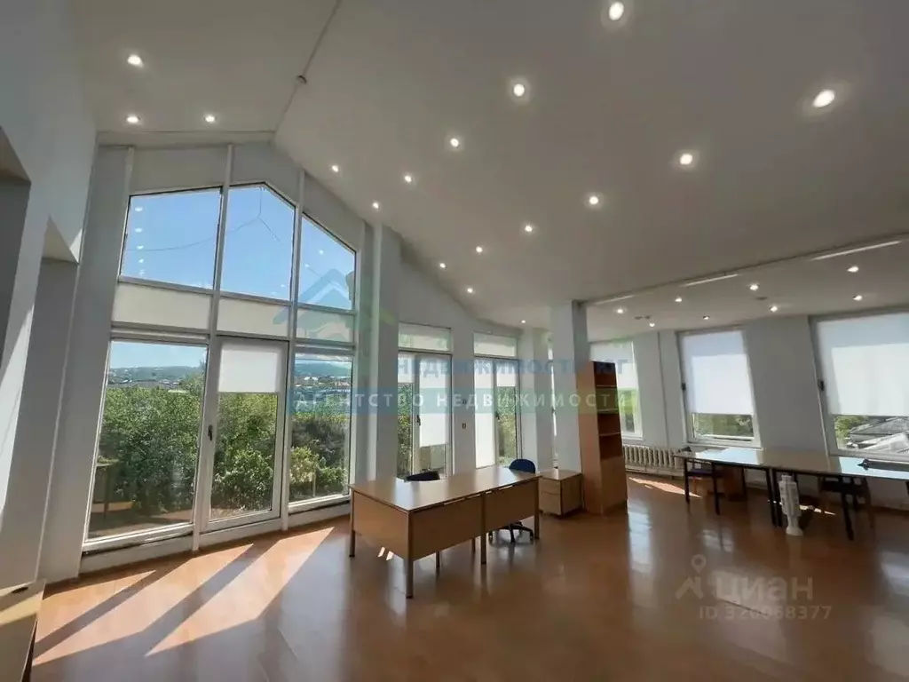 Офис в Краснодарский край, Новороссийск ул. Советов, 24А (245 м) - Фото 1