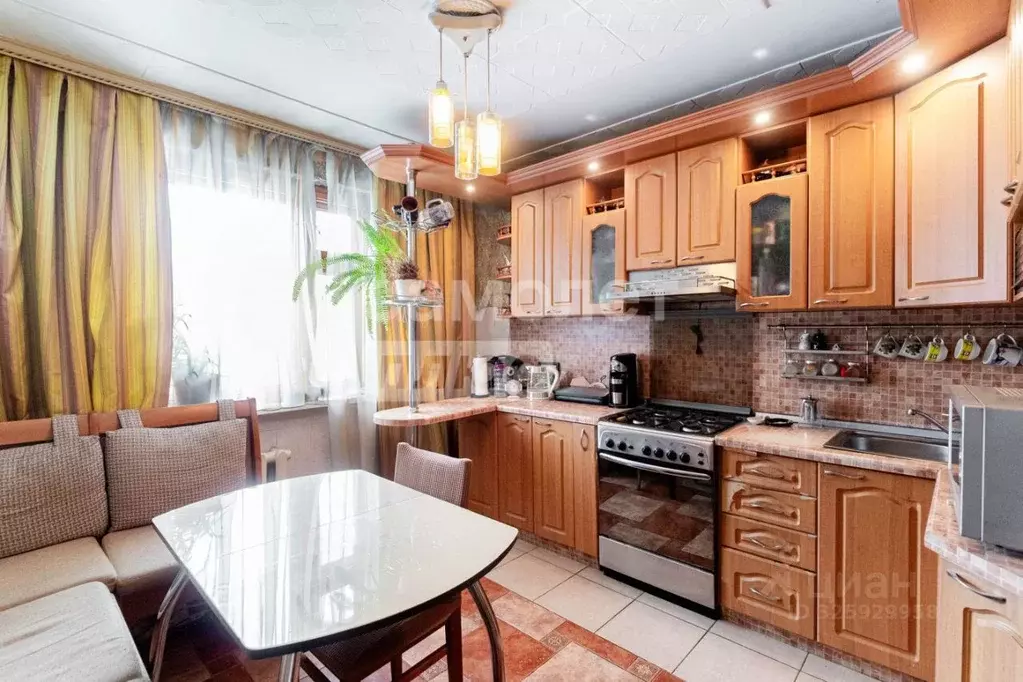 2-к кв. Омская область, Омск Харьковская ул., 15 (52.0 м) - Фото 0