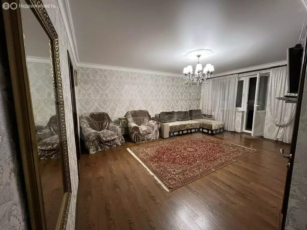 2-комнатная квартира: Махачкала, улица Азиза Алиева, 9 (60 м) - Фото 1