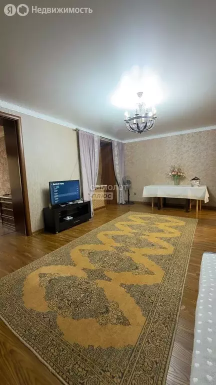 3-комнатная квартира: Махачкала, улица Магомеда Ярагского, 65 (86 м) - Фото 1