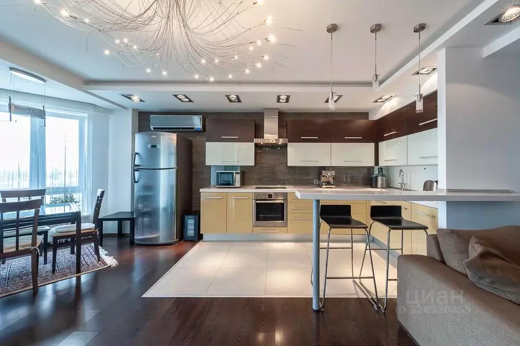 2-к кв. Свердловская область, Екатеринбург ул. Кузнечная, 79 (61.0 м) - Фото 1