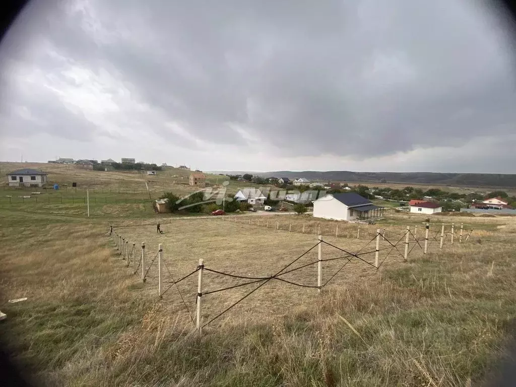 Участок в Крым, Симферопольский район, с. Пожарское ул. Малая, 16 ... - Фото 1