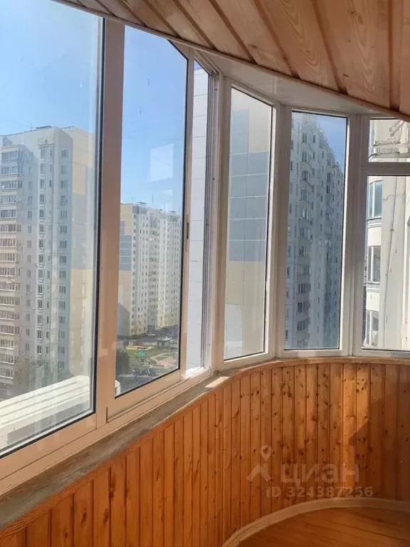 3-к кв. Курская область, Курск просп. Вячеслава Клыкова, 1 (78.0 м) - Фото 2