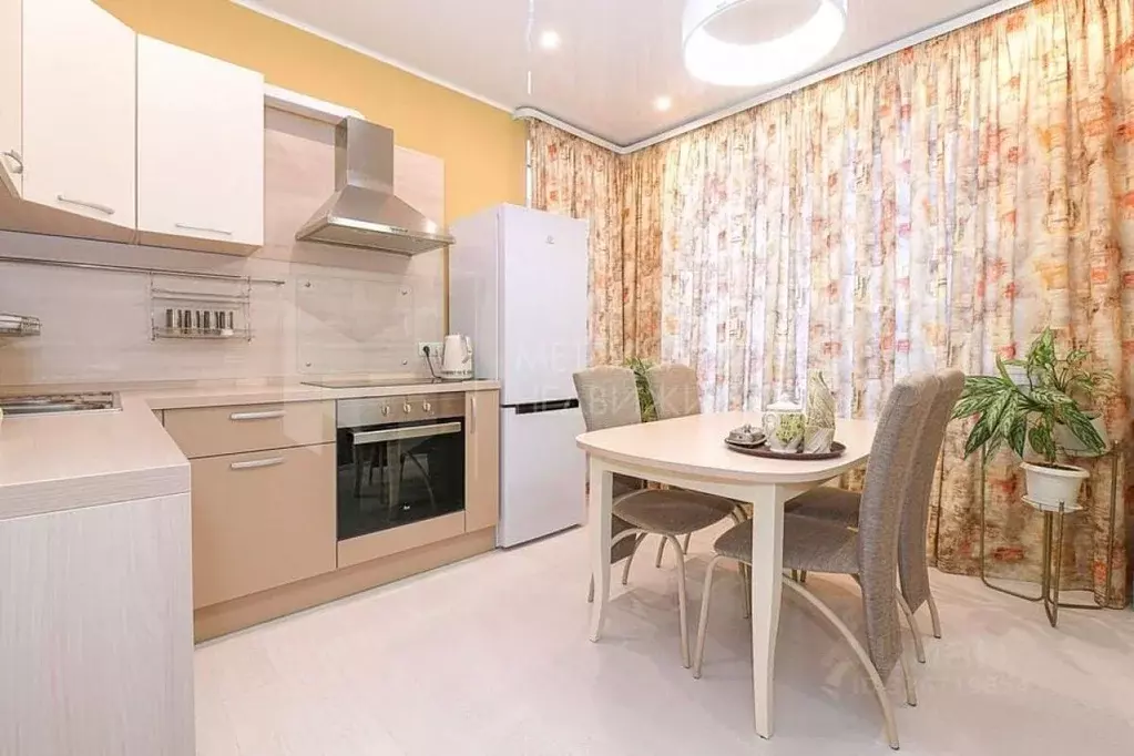 2-к кв. Тюменская область, Тюмень ул. Федюнинского, 30 (59.0 м) - Фото 1