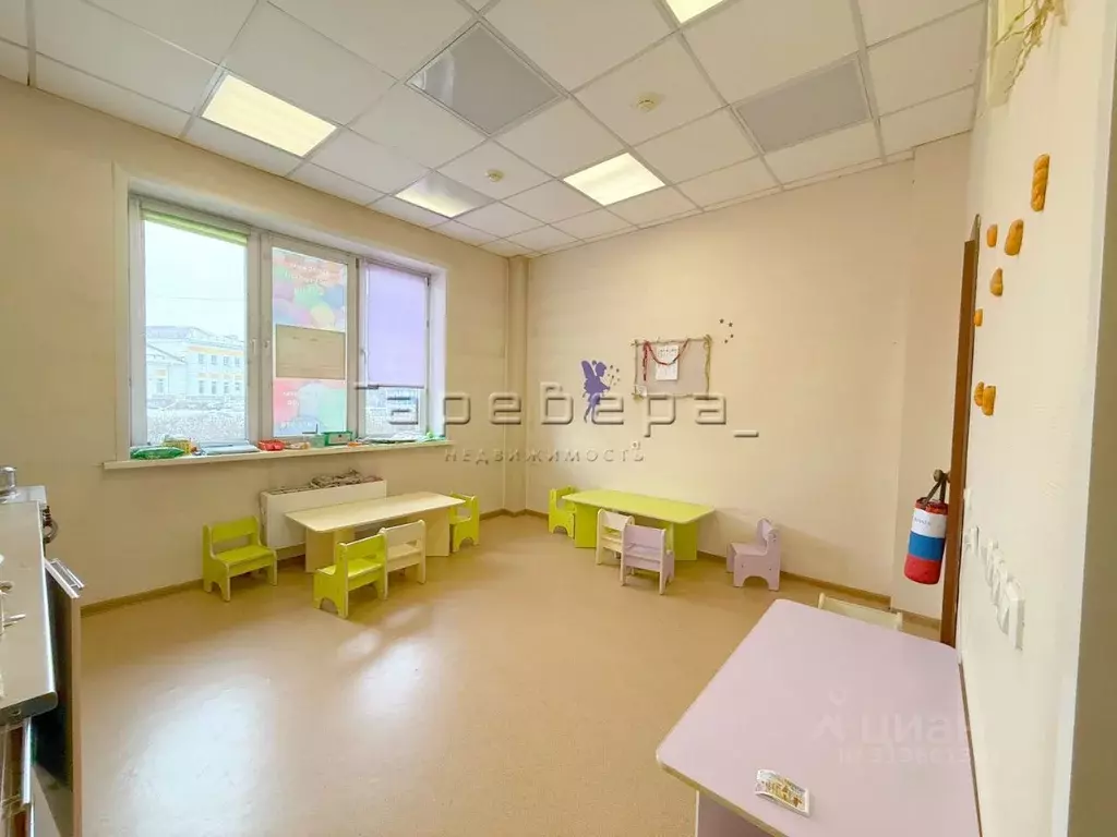 Помещение свободного назначения в Красноярский край, Красноярск ул. 26 ... - Фото 1