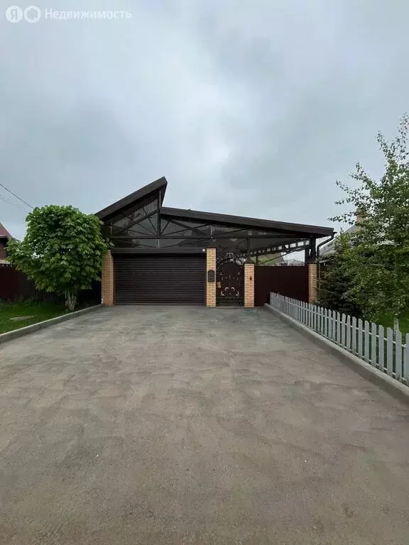 Дом в село Южный Урал, улица Айвазовского, 2/6 (200 м) - Фото 1