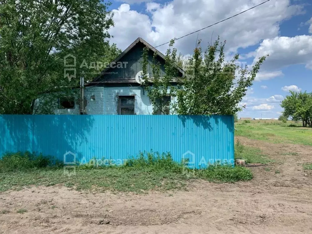 Дом в Волгоградская область, Суровикинский район, Лысовское с/пос, ... - Фото 0