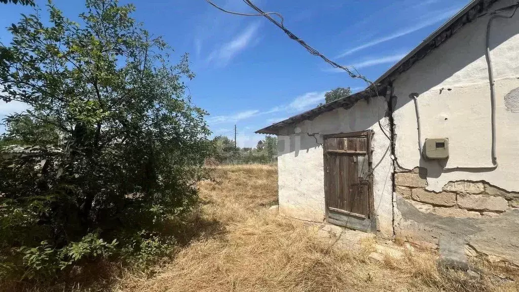 Участок в Крым, Кировское пгт ул. Трудовая (14.91 сот.) - Фото 0