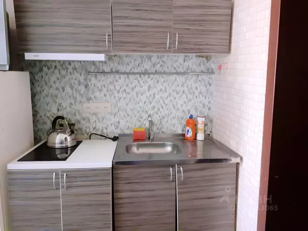 Комната Омская область, Омск ул. Петра Ильичева, 2 - Фото 1