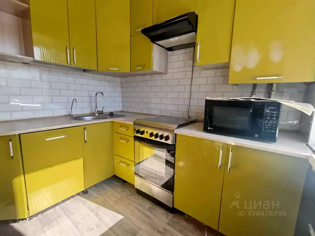 3-к кв. Новгородская область, Великий Новгород Псковская ул., 2 (42.0 ... - Фото 1