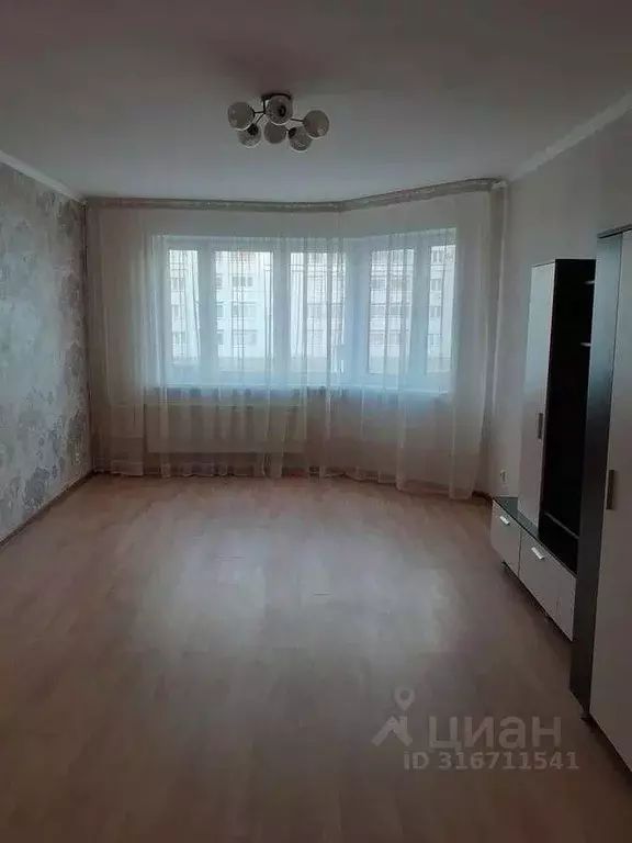 3-к кв. Белгородская область, Старый Оскол Степной мкр, 18 (98.0 м) - Фото 1