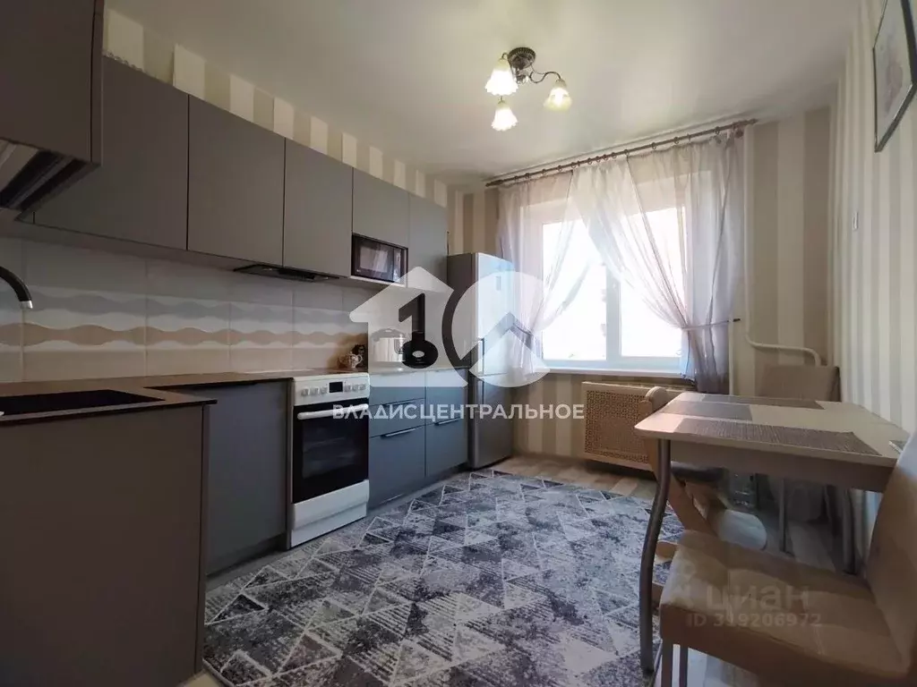 3-к кв. Новосибирская область, Новосибирск ул. Тюленина, 15 (66.1 м) - Фото 0
