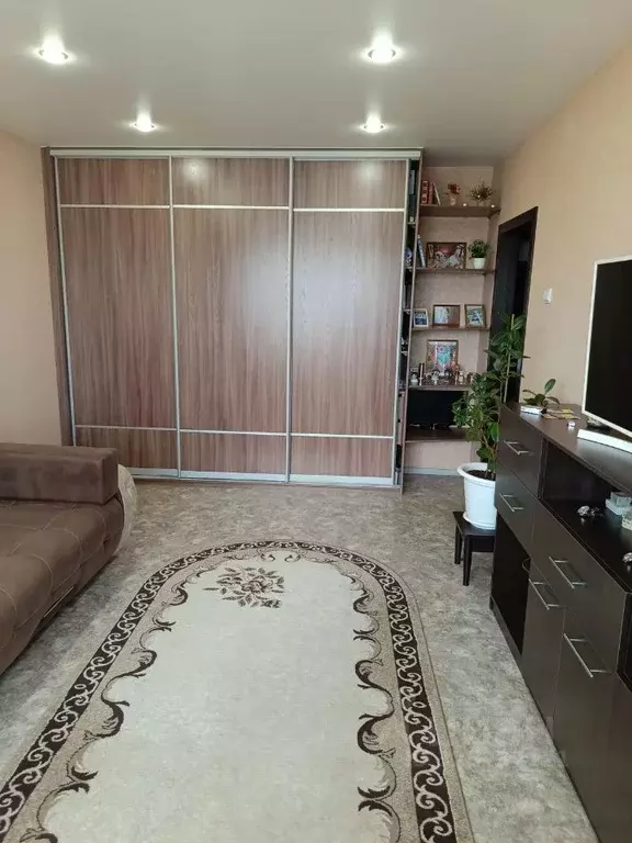 2-к кв. Омская область, Омск ул. Звездова, 103 (53.1 м) - Фото 2