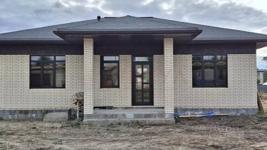 Дом в Белгородская область, Старооскольский городской округ, с. ... - Фото 1