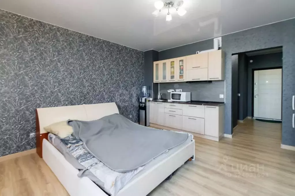 Студия Тюменская область, Тюмень ул. Федюнинского, 64к1 (31.0 м) - Фото 1