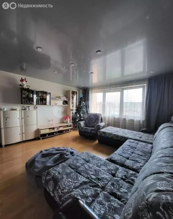 2-комнатная квартира: Гатчина, улица Генерала Сандалова, 3 (71.4 м) - Фото 1