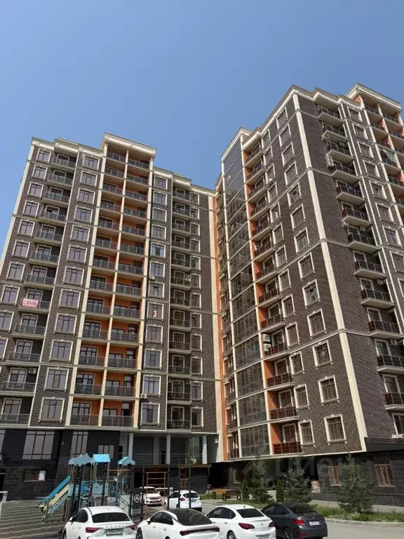 2-к кв. Кабардино-Балкария, Нальчик ул. Тлостанова, 16 (99.5 м) - Фото 1