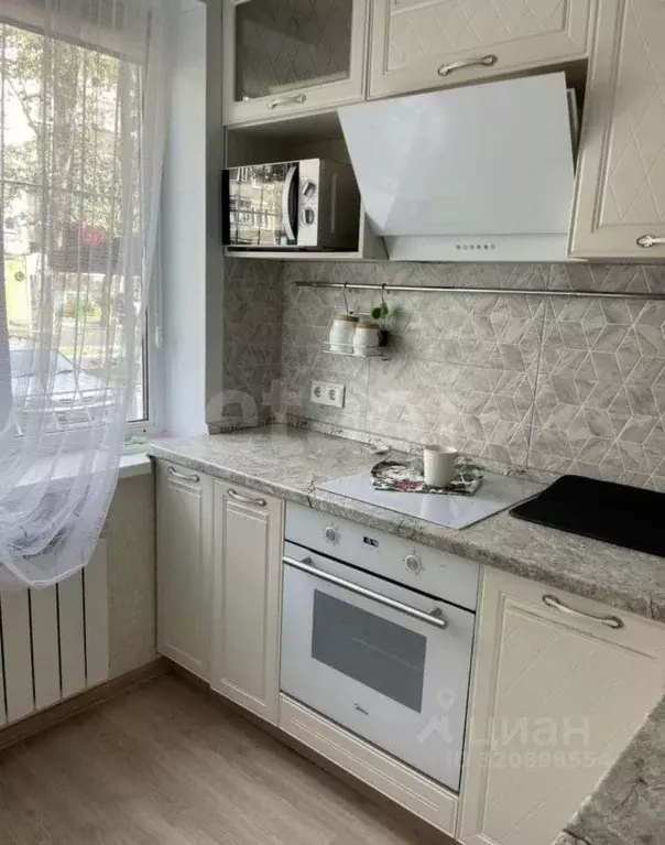 2-к кв. Сахалинская область, Южно-Сахалинск 3-й мкр, ул. Красная (47.0 ... - Фото 2