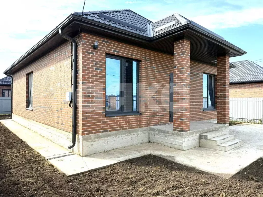 Дом в Краснодарский край, Динской район, Новотитаровская ст-ца ул. ... - Фото 1