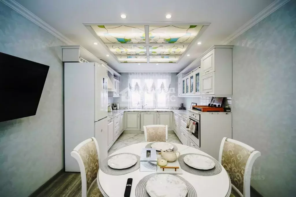 3-к кв. Омская область, Омск ул. Конева, 8к1 (95.5 м) - Фото 0