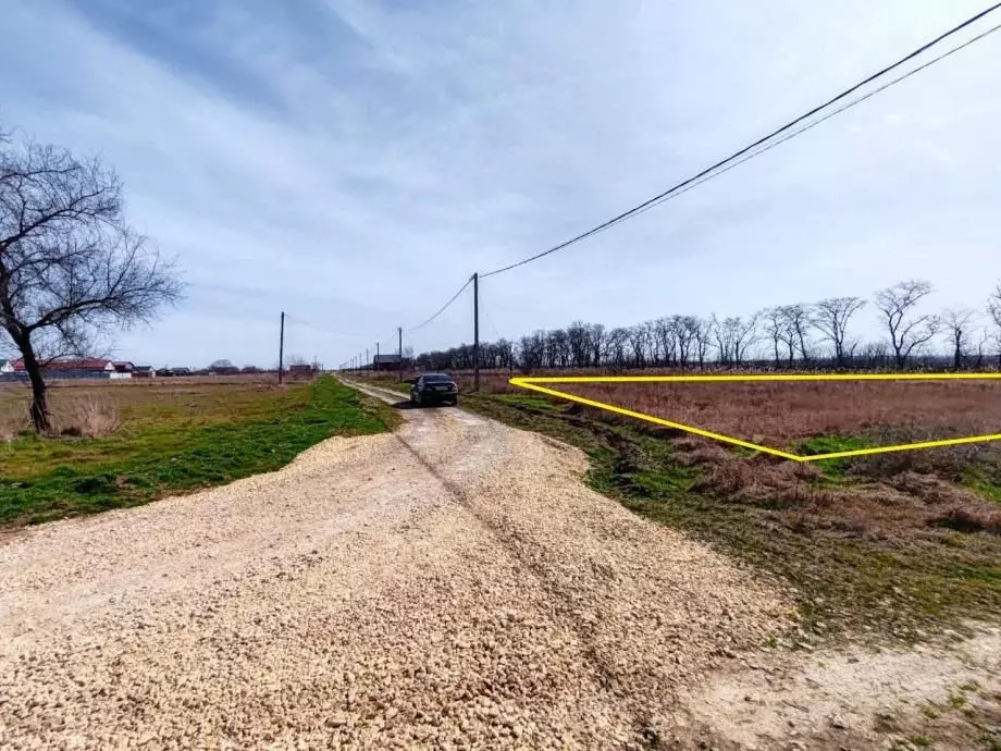 Участок в Краснодарский край, Темрюк пл. Центральная (4.7 сот.) - Фото 1