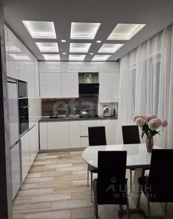 3-к кв. Саха (Якутия), Якутск ул. Кальвица, 30 (82.2 м) - Фото 0