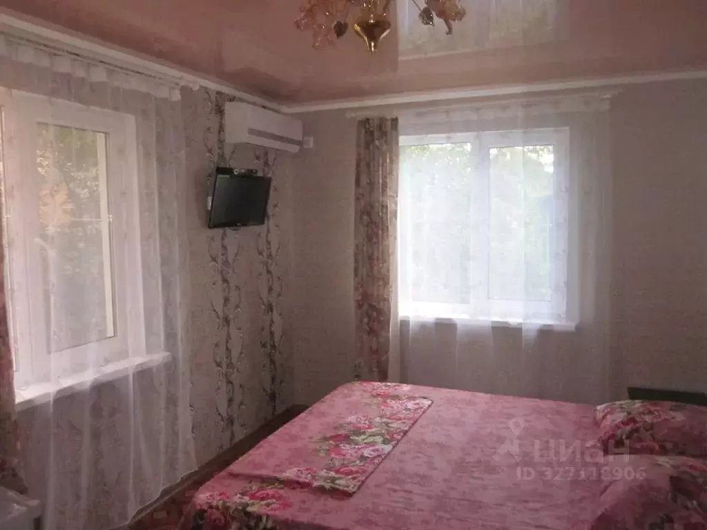 Комната Крым, Судак ул. Спендиарова, 36 - Фото 1