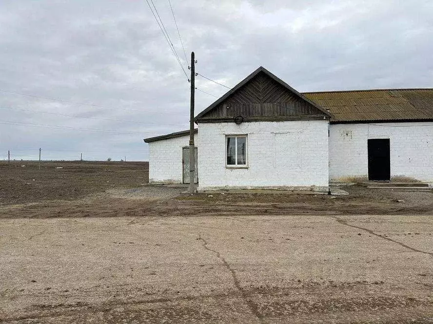 Помещение свободного назначения в Калмыкия, Кетченеровский район, ... - Фото 1