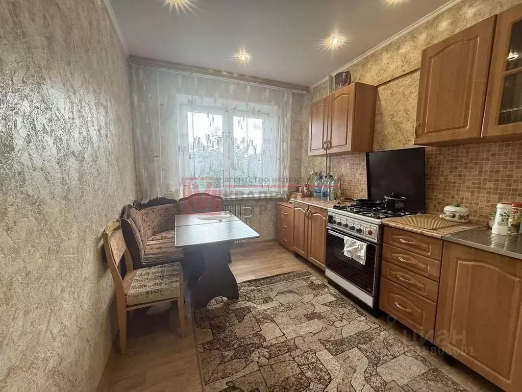 3-к кв. Белгородская область, Старый Оскол Рудничный мкр, 11А (64.0 м) - Фото 0