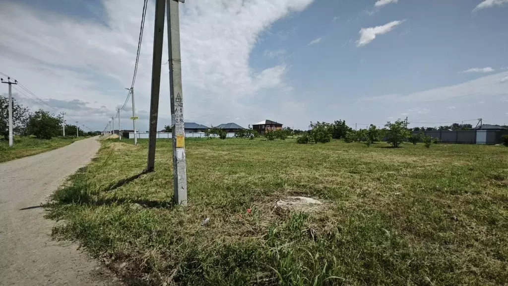 Участок в Краснодарский край, Краснодар пос. Лазурный, ул. Павла ... - Фото 0