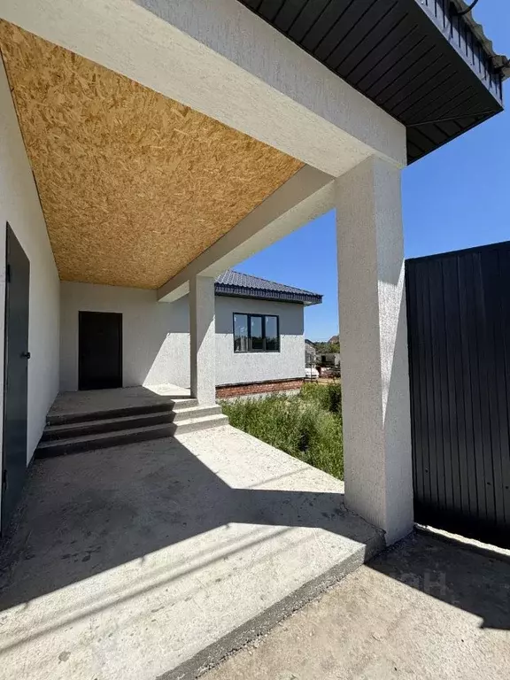 Дом в Самарская область, Волжский район, Лопатино с/пос, пос. ... - Фото 1