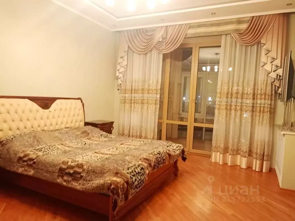 3-к кв. Орловская область, Орел наб. Дубровинского, 74 (140.0 м) - Фото 0