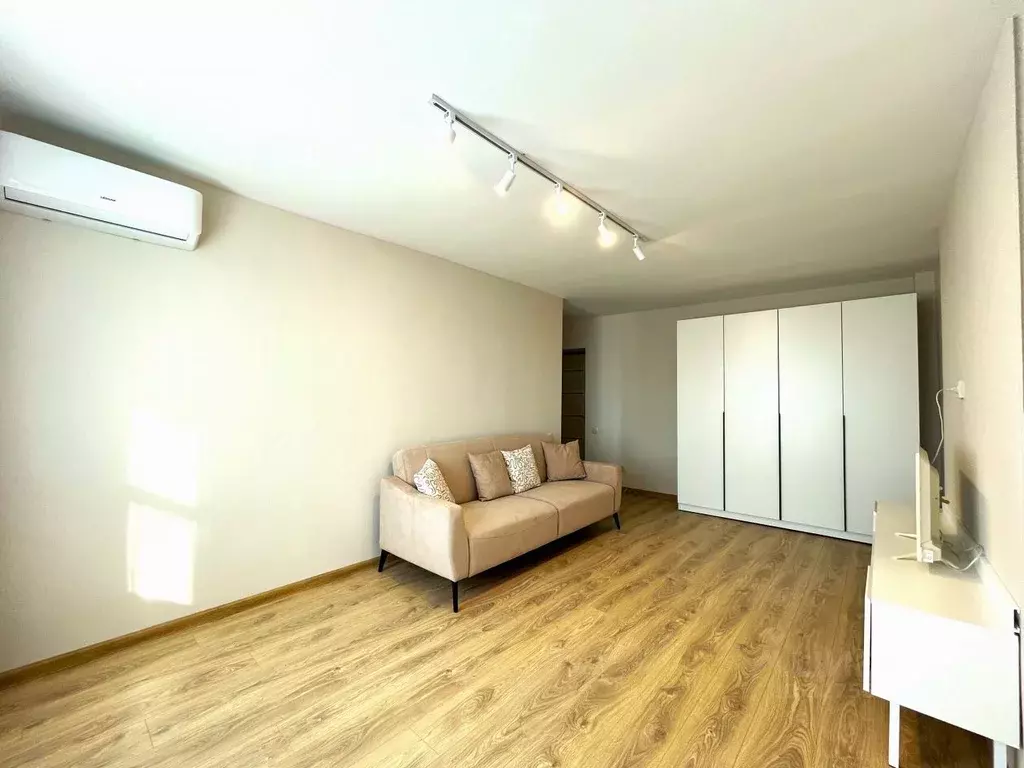 1-к кв. Пермский край, Пермь Комсомольский просп., 11 (34.0 м) - Фото 0