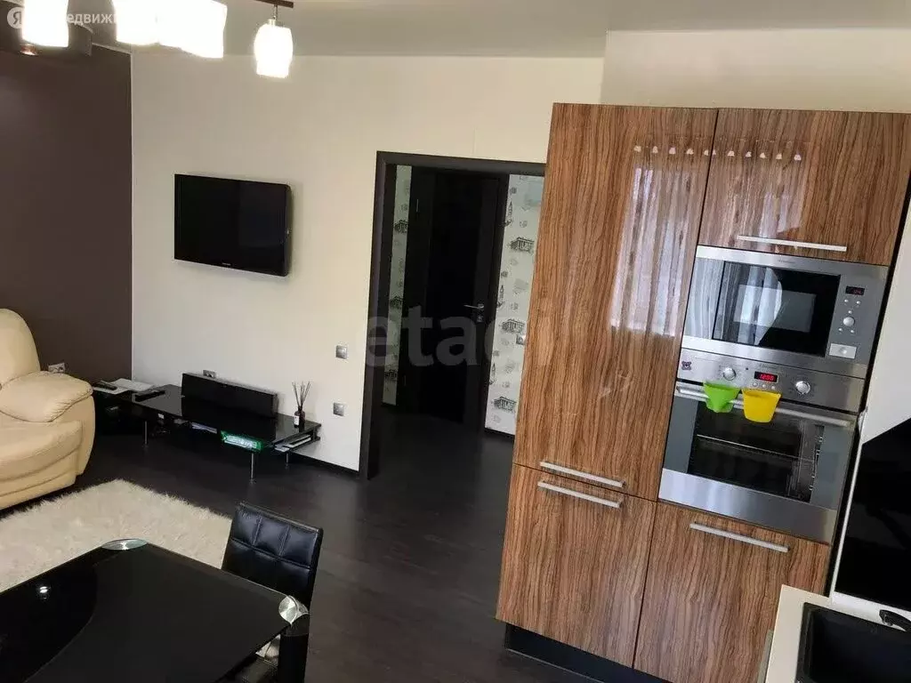 1-комнатная квартира: Тюмень, улица Прокопия Артамонова, 8 (54 м) - Фото 1