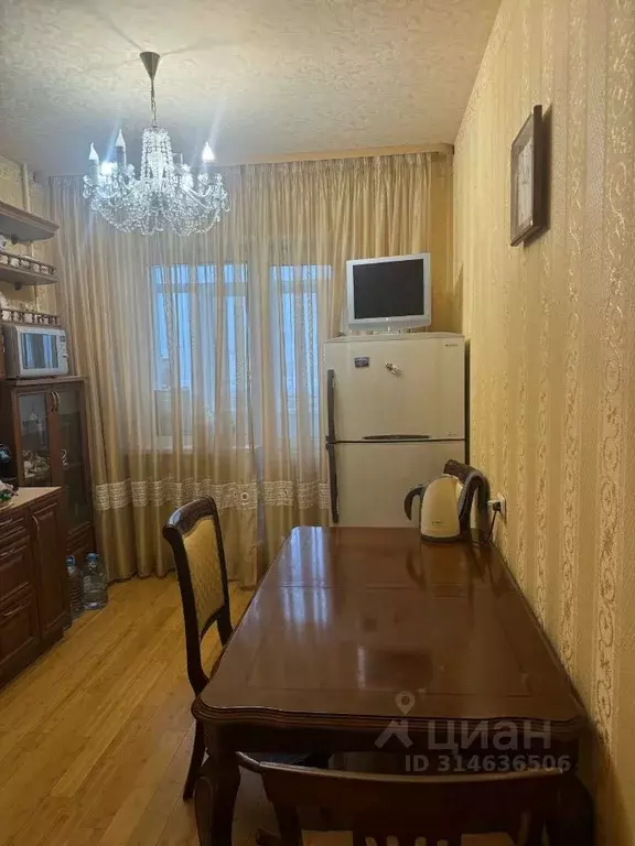 2-к кв. Коми, Усинск Парковая ул., 18 (56.4 м) - Фото 1