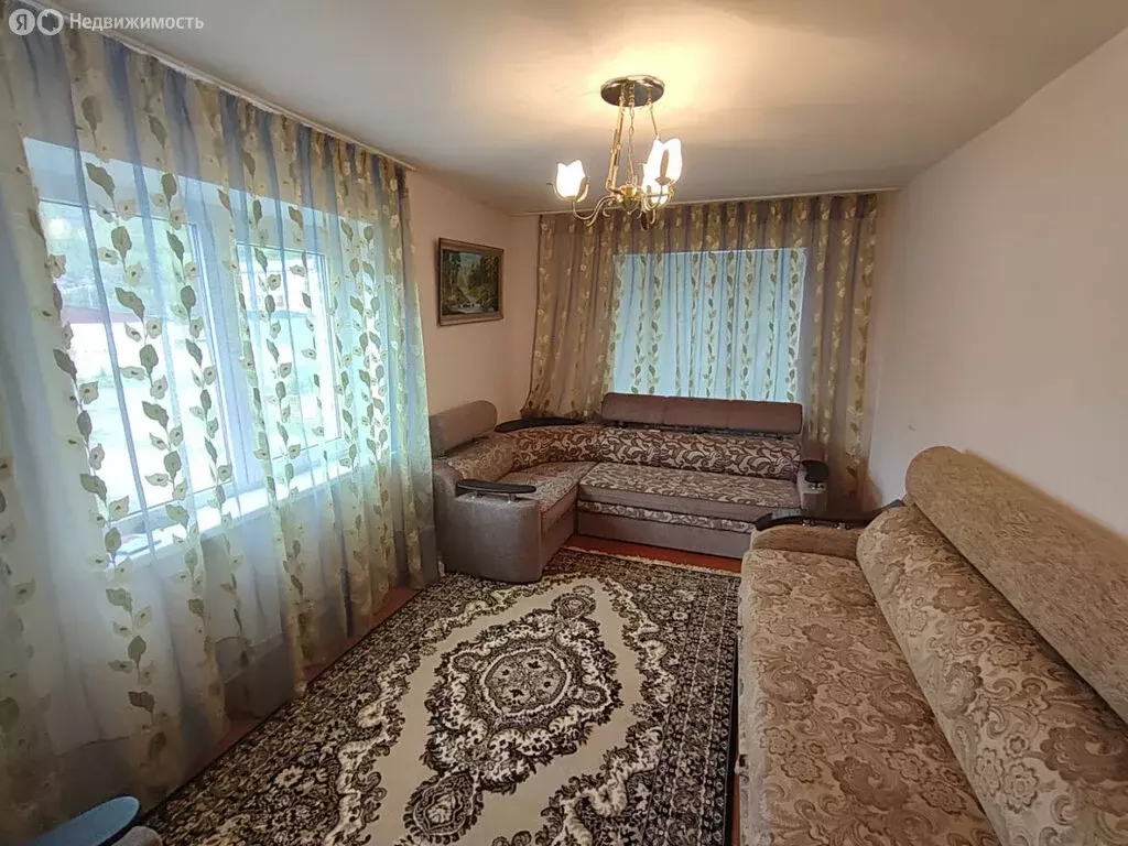 2-комнатная квартира: посёлок Верхний Фиагдон, улица Ю. Дзтиева, 11 ... - Фото 1