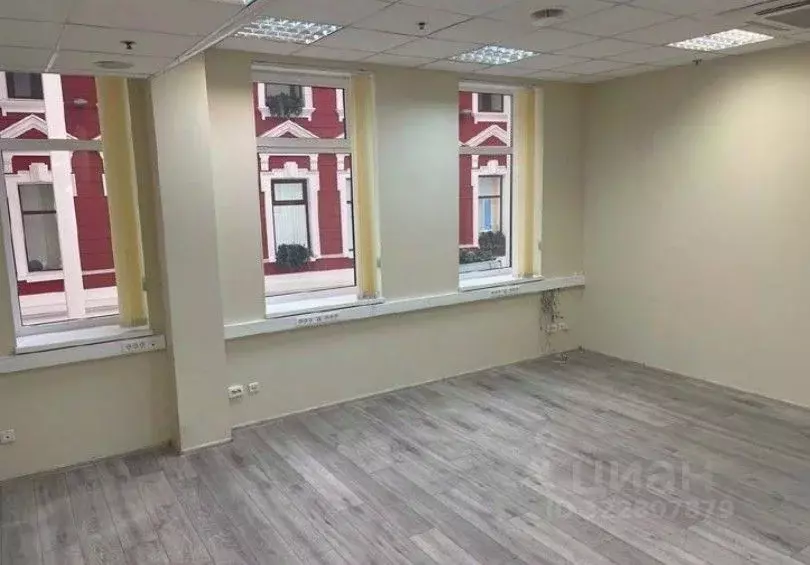 Офис в Санкт-Петербург наб. Макарова, 32 (55 м) - Фото 1