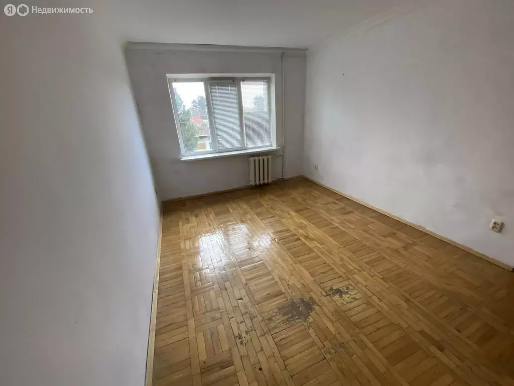 3-комнатная квартира: Нальчик, улица Идарова, 1Б (70 м) - Фото 1