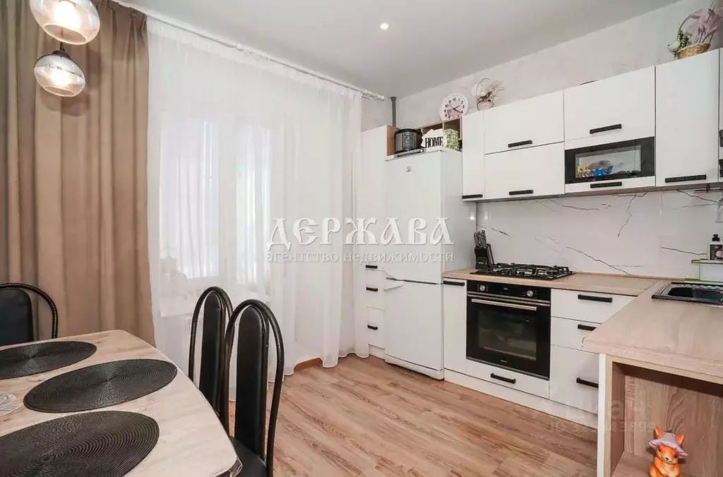 3-к кв. Белгородская область, Старый Оскол Центральный мкр, 4 (85.7 м) - Фото 1