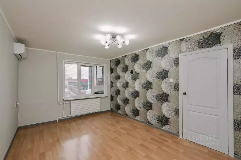1-к кв. Удмуртия, Ижевск Молодежная ул., 25 (28.6 м) - Фото 1