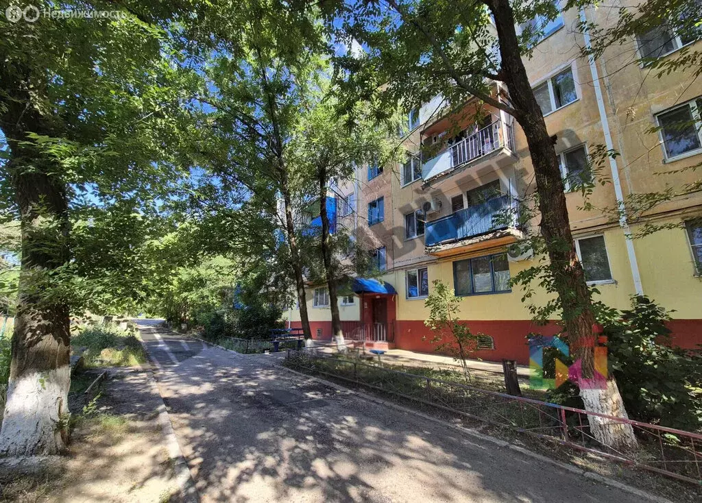 3-комнатная квартира: Элиста, 4-й микрорайон, 14 (57.4 м) - Фото 1