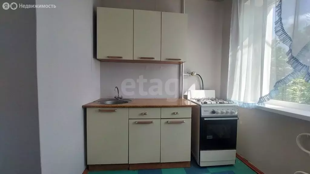1-комнатная квартира: Строитель, улица 5 Августа, 1 (39.4 м) - Фото 2