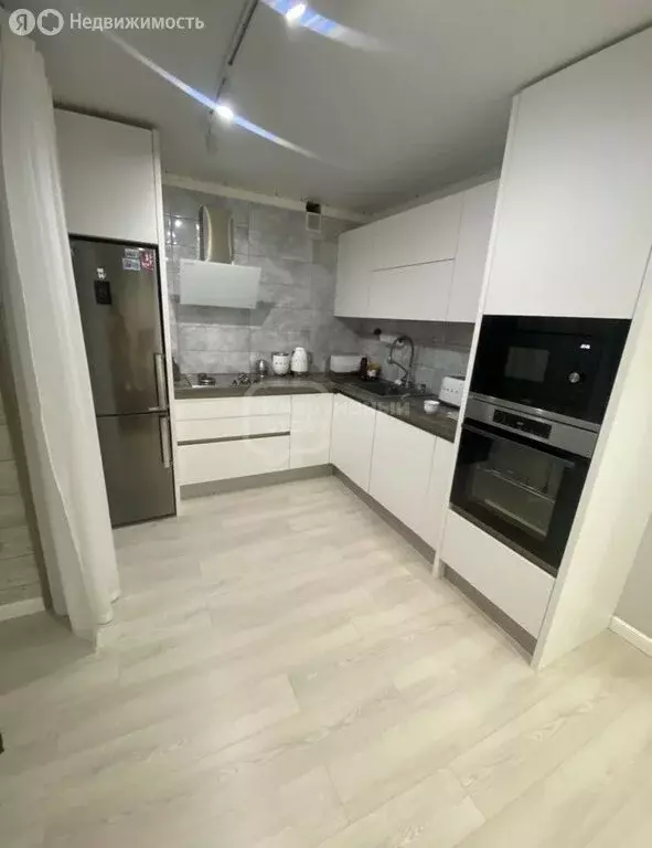 2-комнатная квартира: Владимир, улица Василисина, 2 (62 м) - Фото 1