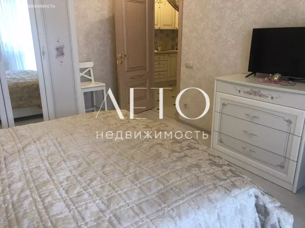 3-комнатная квартира: Сочи, Урожайная улица, 71/1к2 (77 м) - Фото 1