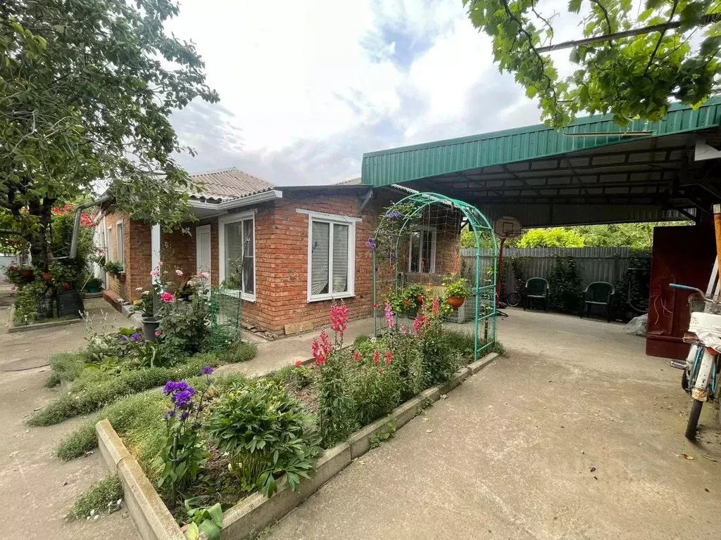 Дом в Краснодарский край, Гулькевичи Красная ул., 1 (50 м) - Фото 0