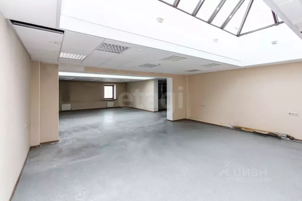 6-к кв. Тюменская область, Тюмень Комсомольская ул., 58 (309.9 м) - Фото 1