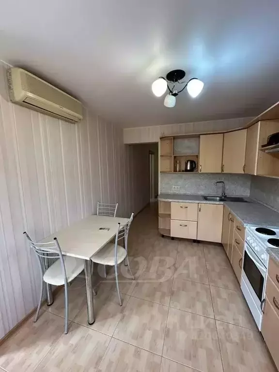 1-к кв. Тюменская область, Тюмень ул. 50 лет Октября, 24 (40.0 м) - Фото 1