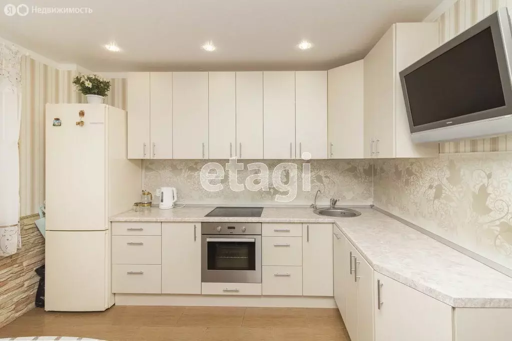 3-комнатная квартира: Тюмень, Олимпийская улица, 51 (91.8 м) - Фото 1