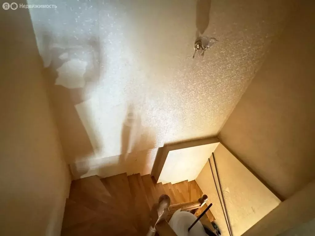 Дом в Владикавказ, улица Кастанаева (150 м) - Фото 1